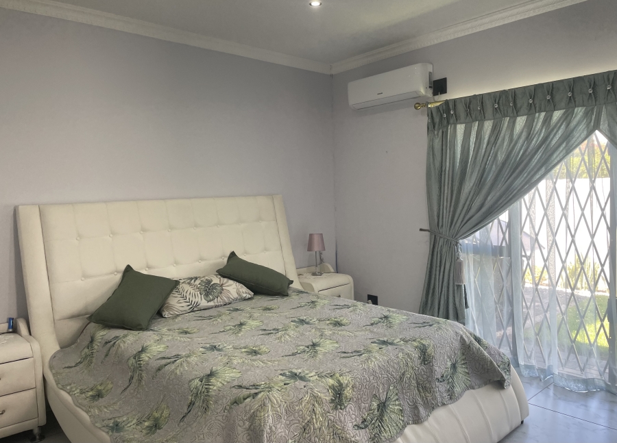 4 Bedroom Property for Sale in Country Club Western Cape